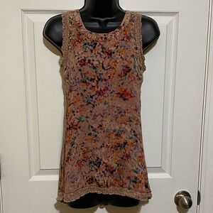 Gimmicks by BKE Multicolor Sleeveless Crochet Detail Top Size Small